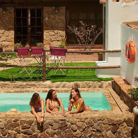 Cr 4 Estrellas La De Sentidos En Caceres 哈兰迪雅·德·拉·维尔